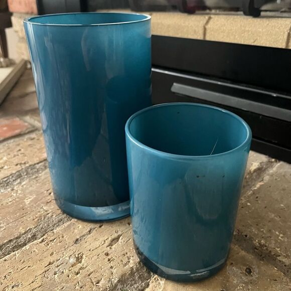 Allen+Roth blue 2 vase/candle holder set, clear vase, size. 5x8 and 4x5 - Picture 2 of 7